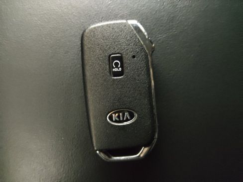 Used 2021 Kia Sorento S FWD image 32