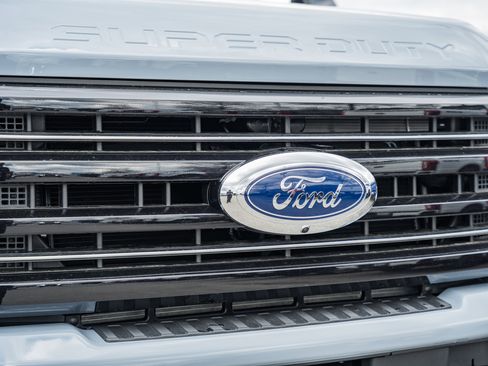 New 2026 Ford F250 Platinum AWD/4WD image 9