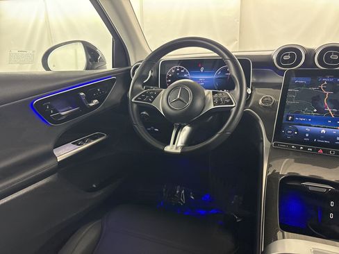 Certified 2025 Mercedes-Benz GLC 350e 4MATIC image 28