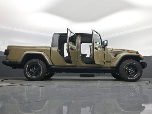 Used 2025 Jeep Gladiator Willys image 7