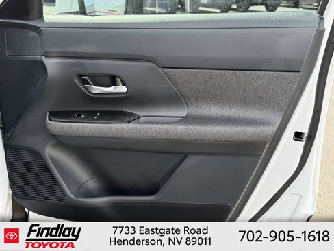 Used 2025 Nissan Kicks SV FWD image 15