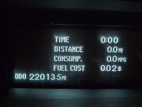 Used 2015 Toyota Prius Four w/ Preferred Accessory Package FWD image 8