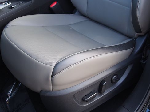 Used 2025 INFINITI QX50 Luxe AWD/4WD image 19