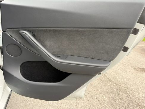 Used 2023 Tesla Model Y AWD image 27