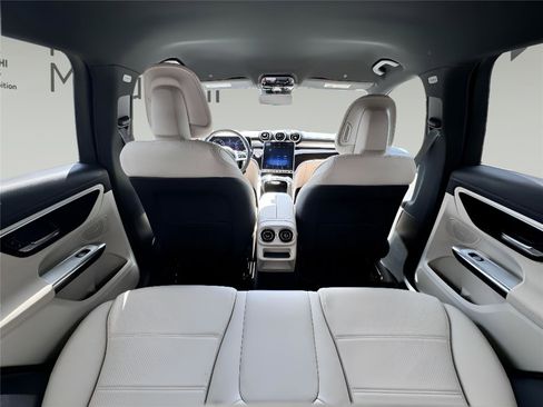 Used 2023 Mercedes-Benz GLC 300 4MATIC image 7