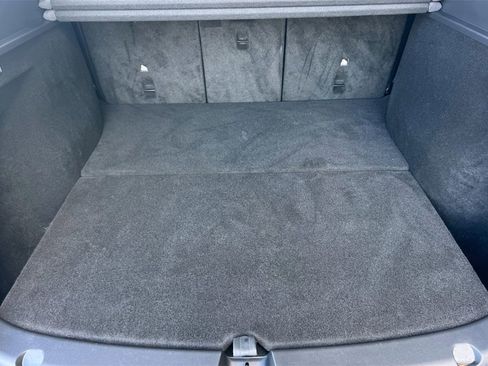 Used 2024 Tesla Model Y Long Range image 17
