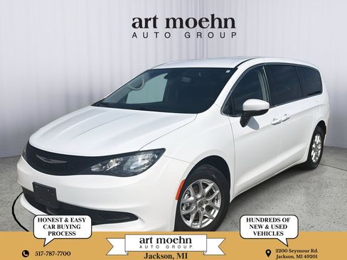 Used 2023 Chrysler Voyager LX FWD image 1