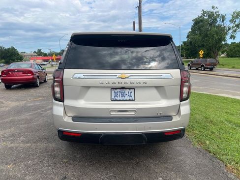 Used 2021 Chevrolet Suburban LT AWD/4WD image 6