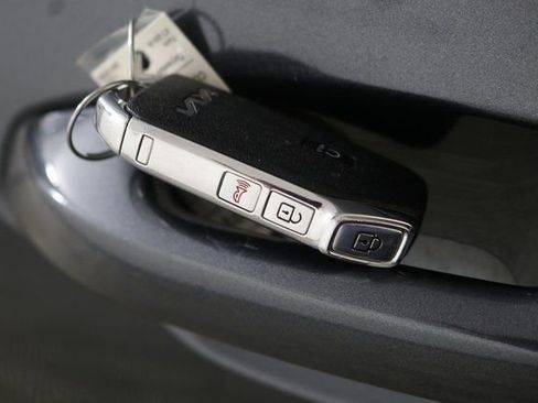 Used 2023 Kia Seltos S image 33