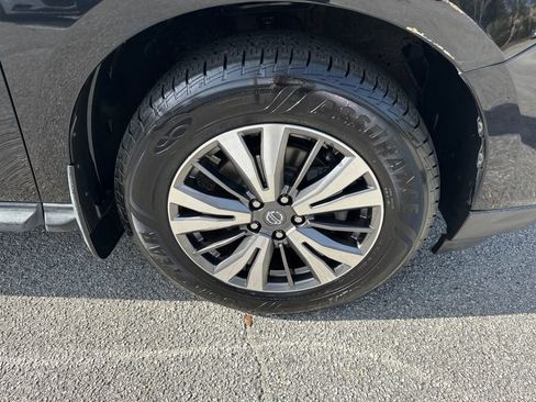 Used 2020 Nissan Pathfinder S image 12