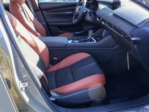 Used 2025 MAZDA MAZDA3 s image 37