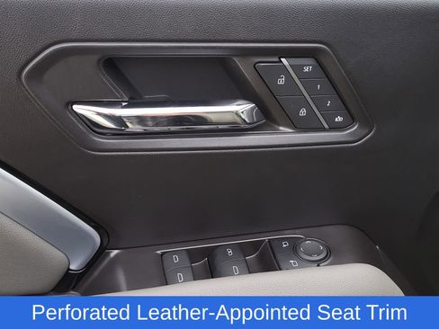 Used 2024 Chevrolet Colorado ZR2 w/ ZR2 Convenience Package III AWD/4WD image 19