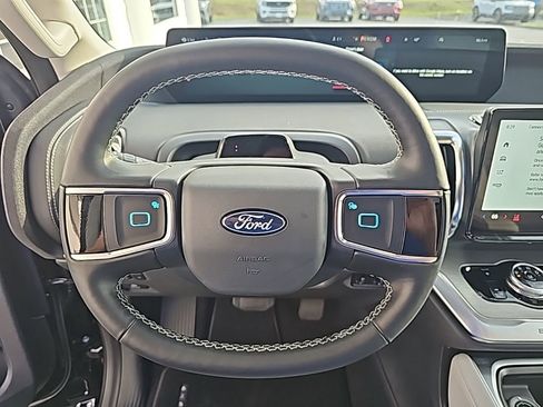 New 2026 Ford Expedition Platinum w/ Driver's Package AWD/4WD image 16
