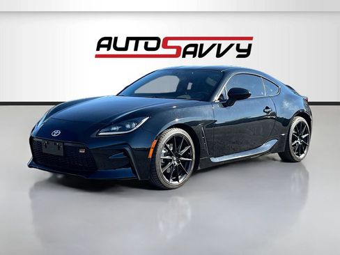 Used 2024 Toyota GR86 Premium RWD image 3