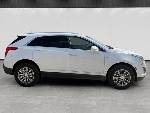 Used 2017 Cadillac XT5 Luxury w/ Driver Awareness Package AWD/4WD image 6