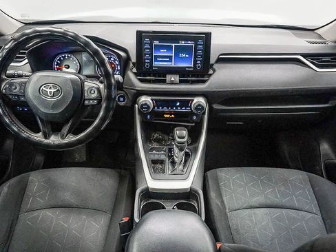 Used 2020 Toyota RAV4 XLE image 12