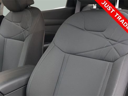 Used 2025 Hyundai Tucson SE image 13