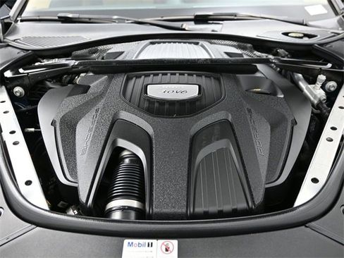 Used 2019 Porsche Panamera 4 w/ Premium Package image 34