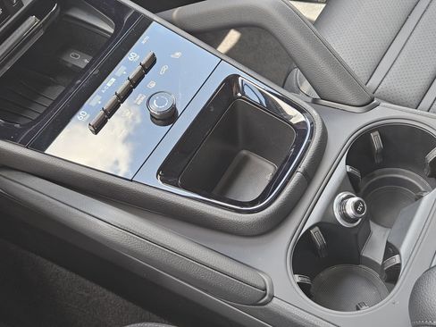 Certified 2026 Porsche Cayenne Coupe AWD/4WD image 20