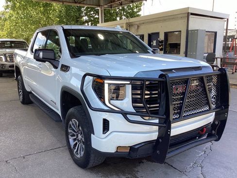 Used 2022 GMC Sierra 1500 AT4 AWD/4WD image 5