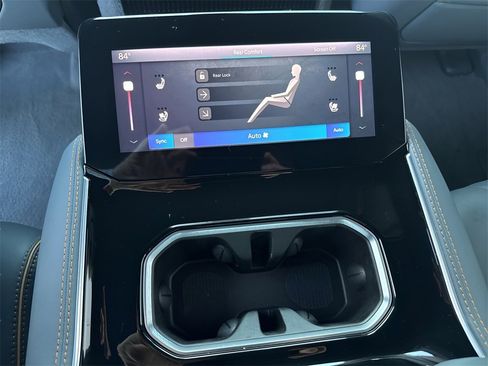 Used 2024 Jeep Grand Wagoneer Series III w/ HD Trailer Tow Package image 25