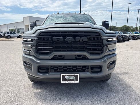 New 2026 RAM 2500 Laramie AWD/4WD image 9