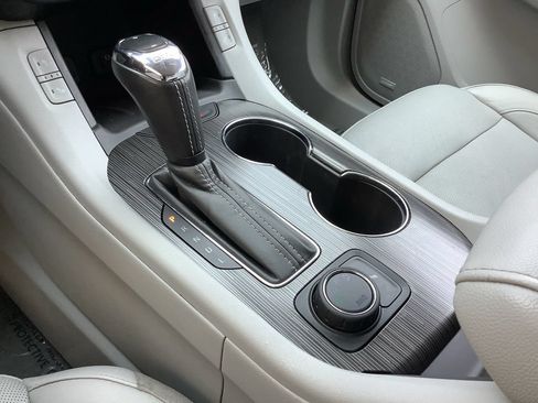 Used 2019 GMC Acadia SLT w/ LPO, Cargo Package AWD/4WD image 14