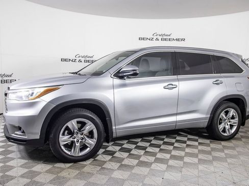 Used 2015 Toyota Highlander Limited w/ Driver Technology Package AWD/4WD image 5