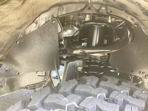 Used 2020 Toyota Tacoma TRD Sport w/ Technology Package AWD/4WD image 5