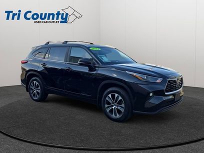 Used 2023 Toyota Highlander XLE