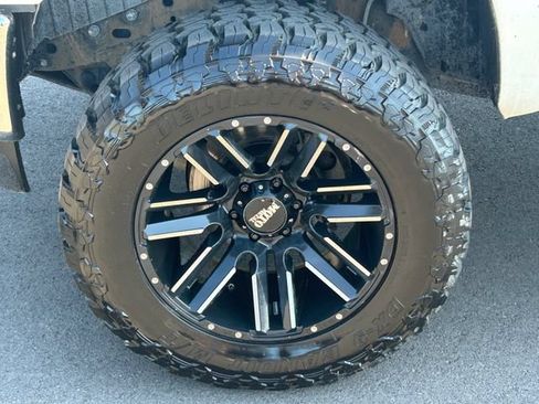 Used 2017 Nissan Titan SL AWD/4WD image 12