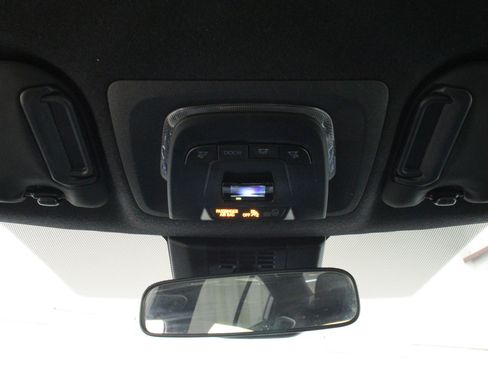 Used 2025 Toyota Corolla SE image 22