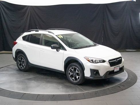 Used 2019 Subaru Crosstrek 2.0i w/ Eyesight System image 2