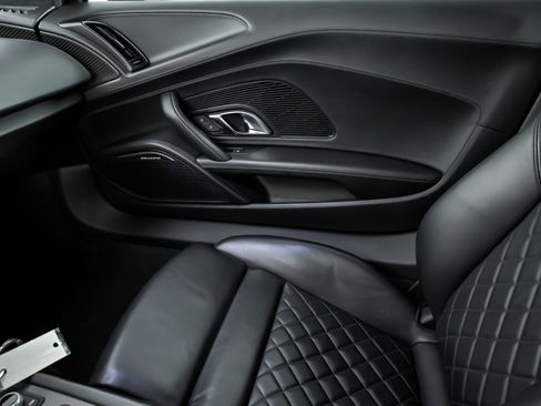 Used 2017 Audi R8 V10 image 44