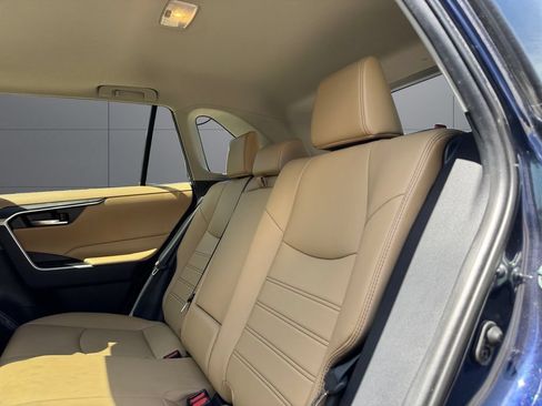 Certified 2019 Toyota RAV4 XLE Premium w/ All Weather Liner Package AWD/4WD image 18