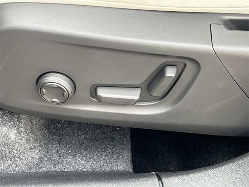 New 2026 Volvo XC40 B5 Plus w/ Protection Package Premier image 22