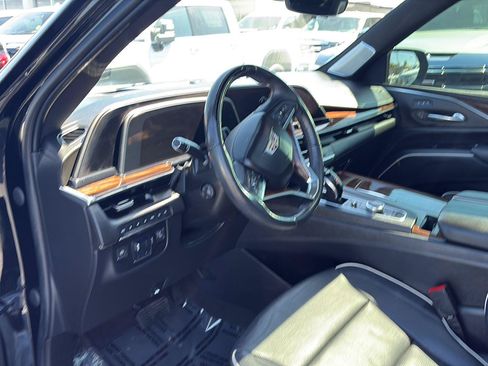 Used 2022 Cadillac Escalade ESV Premium Luxury w/ Performance Package AWD/4WD image 14