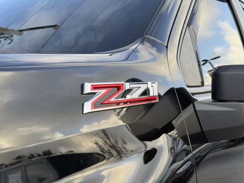 Used 2024 Chevrolet Silverado 2500 Custom w/ Custom Value Package image 8