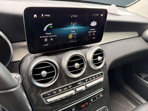 Used 2022 Mercedes-Benz GLC 300 4MATIC image 23