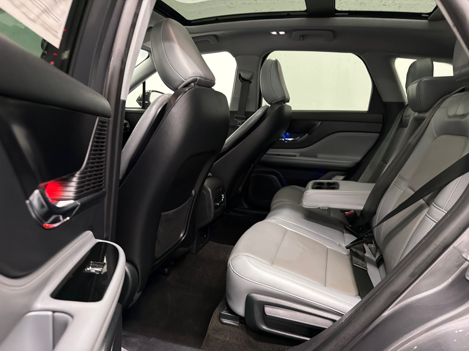 Used 2022 Lincoln Corsair AWD w/ Premium Package image 18
