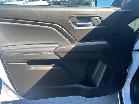 New 2024 GMC Canyon Elevation image 8