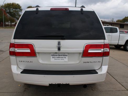 Used 2014 Lincoln Navigator 4WD image 4