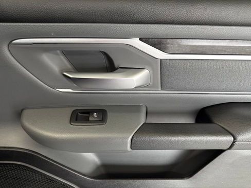 Used 2020 RAM 1500 Big Horn AWD/4WD image 40