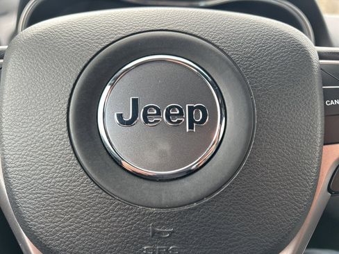 Used 2021 Jeep Grand Cherokee Limited w/ Premium Lighting Group image 21