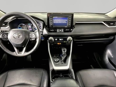 Used 2022 Toyota RAV4 XLE Premium image 7
