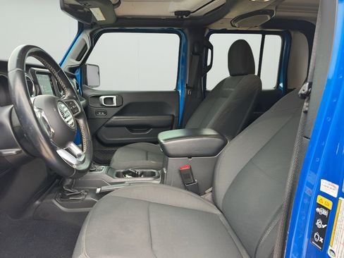 Used 2020 Jeep Gladiator Overland w/ Dual Top Group image 7