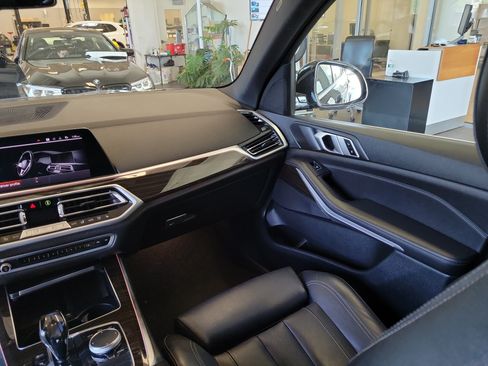 Used 2019 BMW X5 xDrive40i w/ Convenience Package AWD/4WD image 19