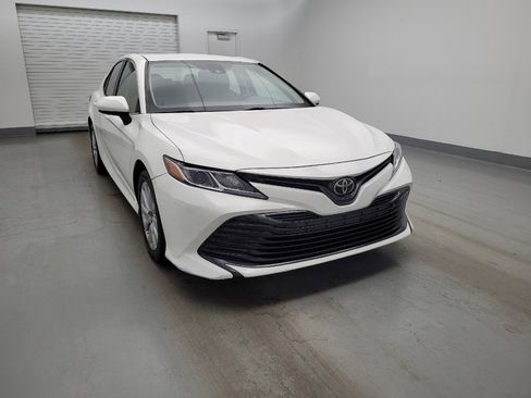 Used 2018 Toyota Camry LE FWD image 14