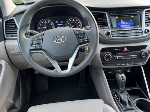 Used 2017 Hyundai Tucson SE image 19