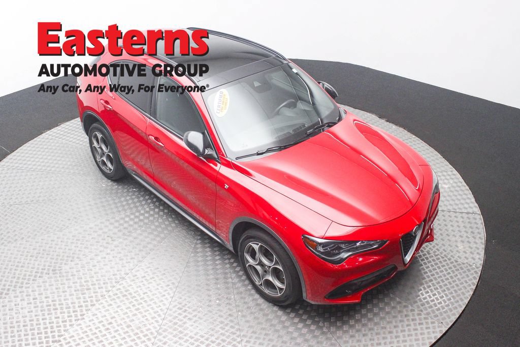 Used 2024 Alfa Romeo Stelvio Ti w/ Active Assist Plus Package AWD/4WD image 4